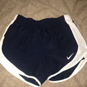 • NEVER WORN W/tag Nike shorts •